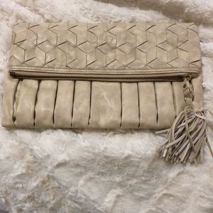 Aldo Clutch